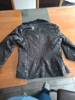 Zwart pailletten jasje maat 40 van tethru