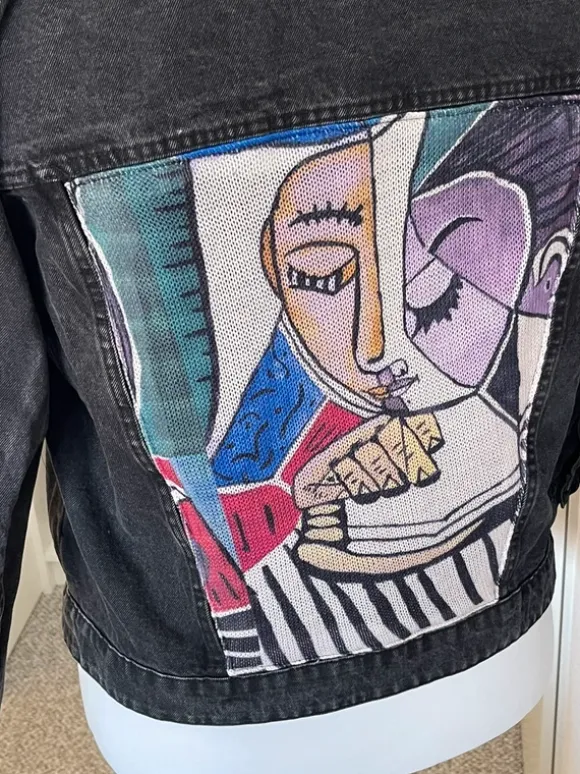 Zwart Vera Moda spijkerjasje gepimt met Picasso stijl stof tot Nederlandse maat 44/46