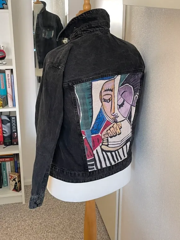 Zwart Vera Moda spijkerjasje gepimt met Picasso stijl stof tot Nederlandse maat 44/46
